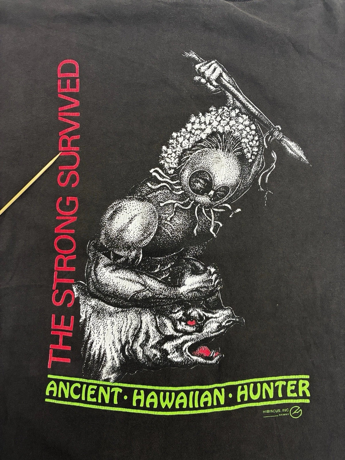 Vintage The Strong Survived Ancient Hawaiian Hunter T-Shirt Size 2XL
