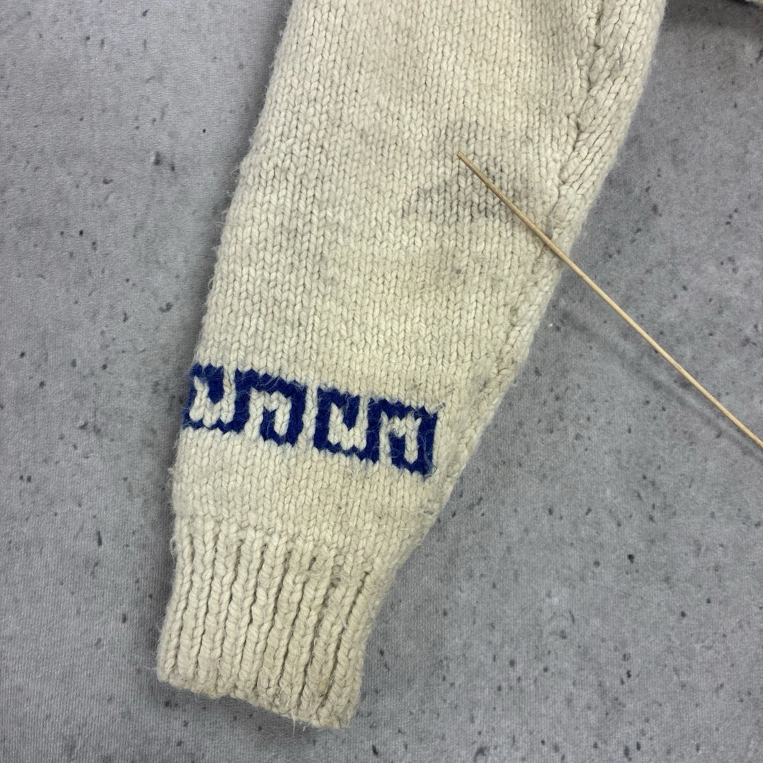 Curling Wool Knit Cowichan Sweater Size Small Vintage
