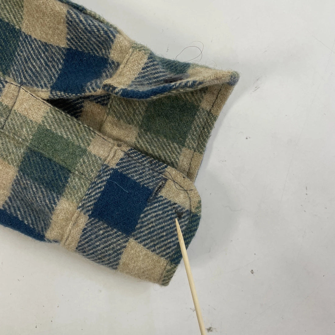 Vintage Woolrich Wool Pullover Shirt Size Medium Plaid 80s 90s