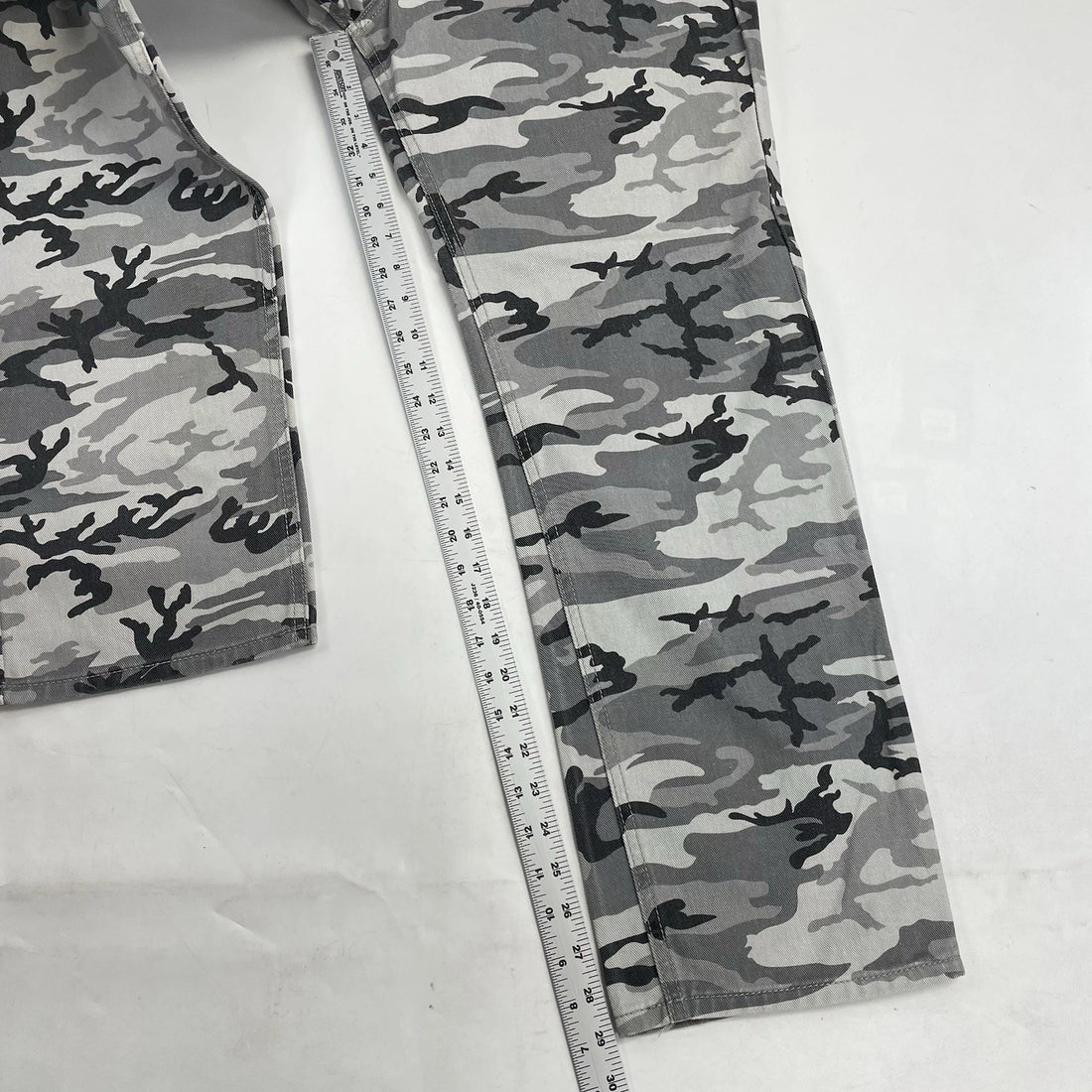 Akademiks Camo Pants Size 34 X 32 Y2K