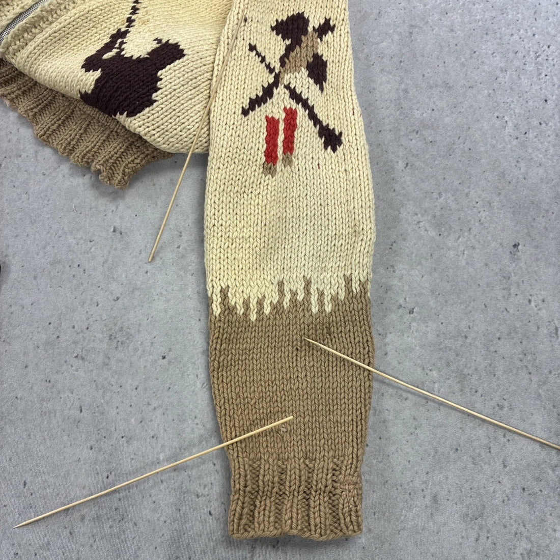 Pheasant Hunting Dog Wool Knit Cowichan Sweater Size Large Vintage