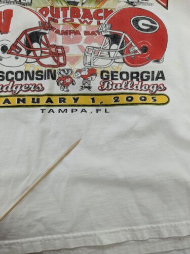 Vintage Badgers Bulldogs Outback Bowl Football T-Shirt Size Large 2005 NCAA