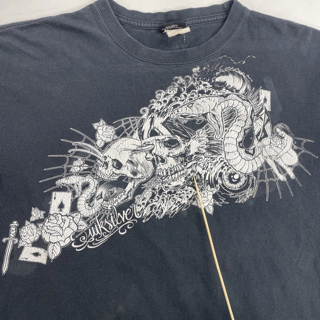 Vintage Quiksilver Snake Skull T-Shirt Size Large