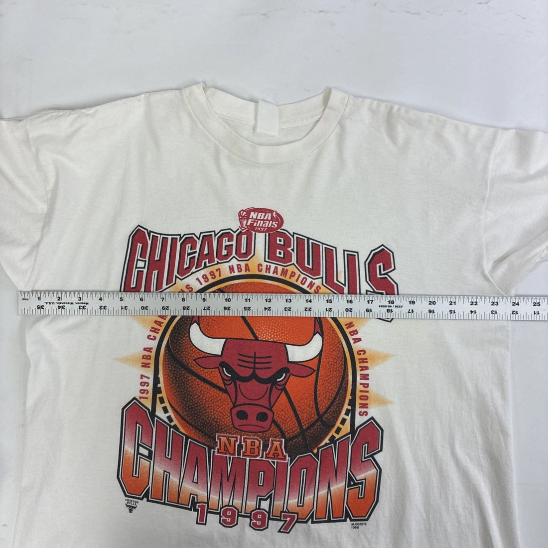 Chicago Bulls 1997 NBA Champs T-Shirt Size XL