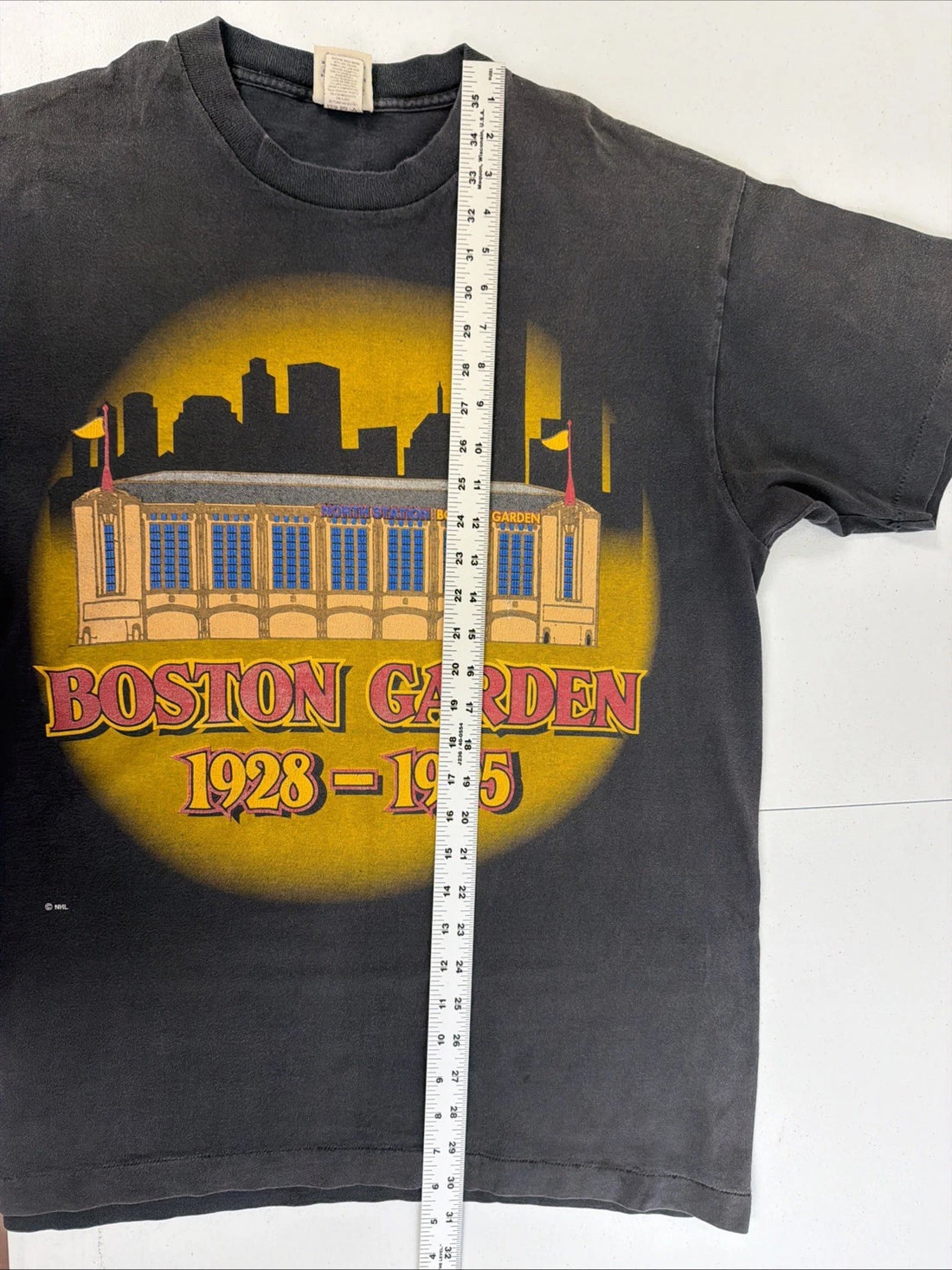 Vintage Boston Garden Bruins T-Shirt Size Large 90s NHL