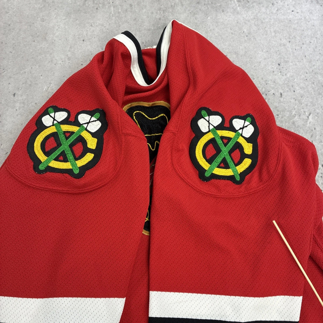 Vintage Chicago Blackhawks Authentic CCM Jersey Size 48 Center Ice NHL