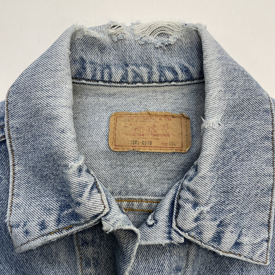 Vintage Levi's Denim Trucker Jacket Size 40 Blue