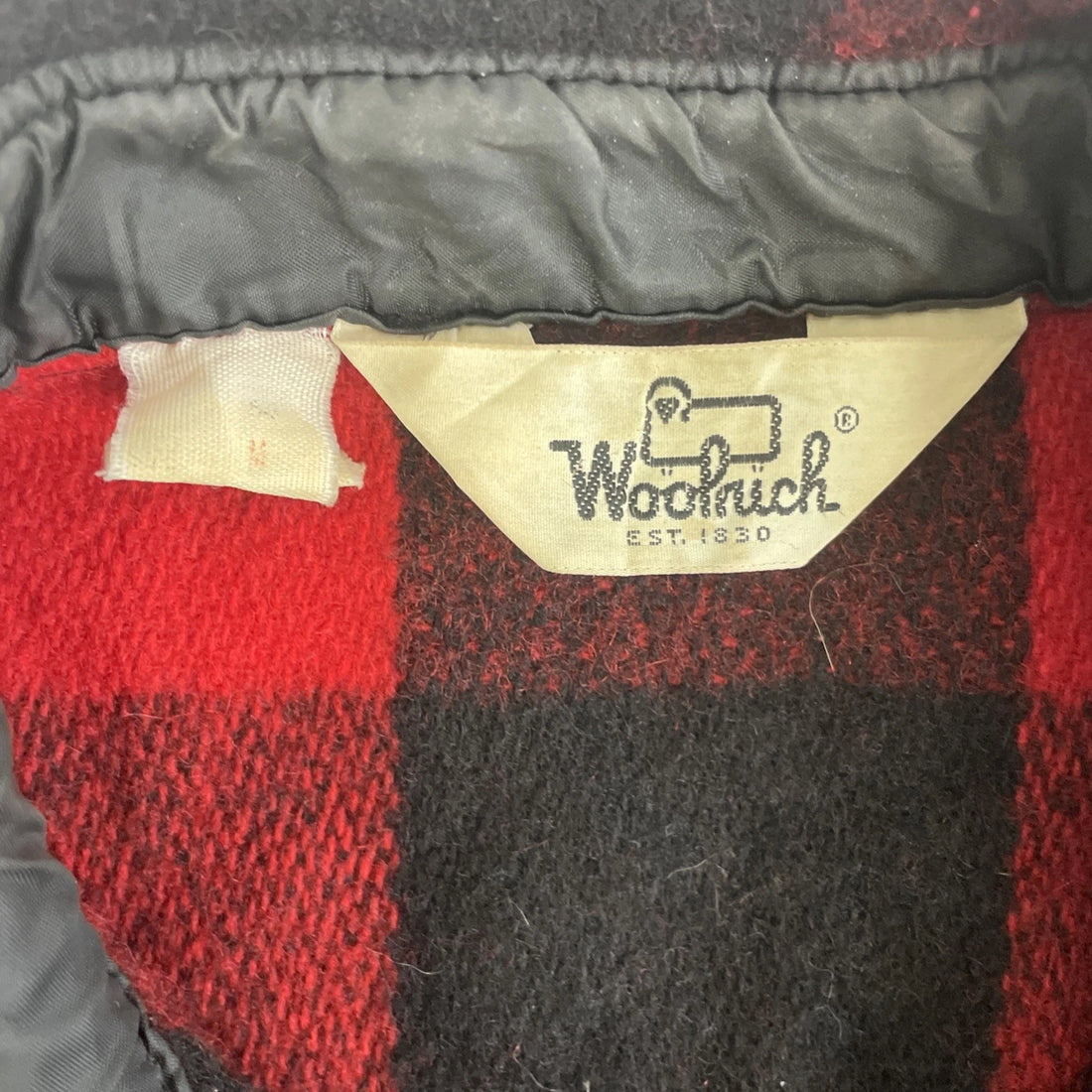 Vintage Woolrich Wool Button Up Shirt Size Medium Red Buffalo Plaid 70s