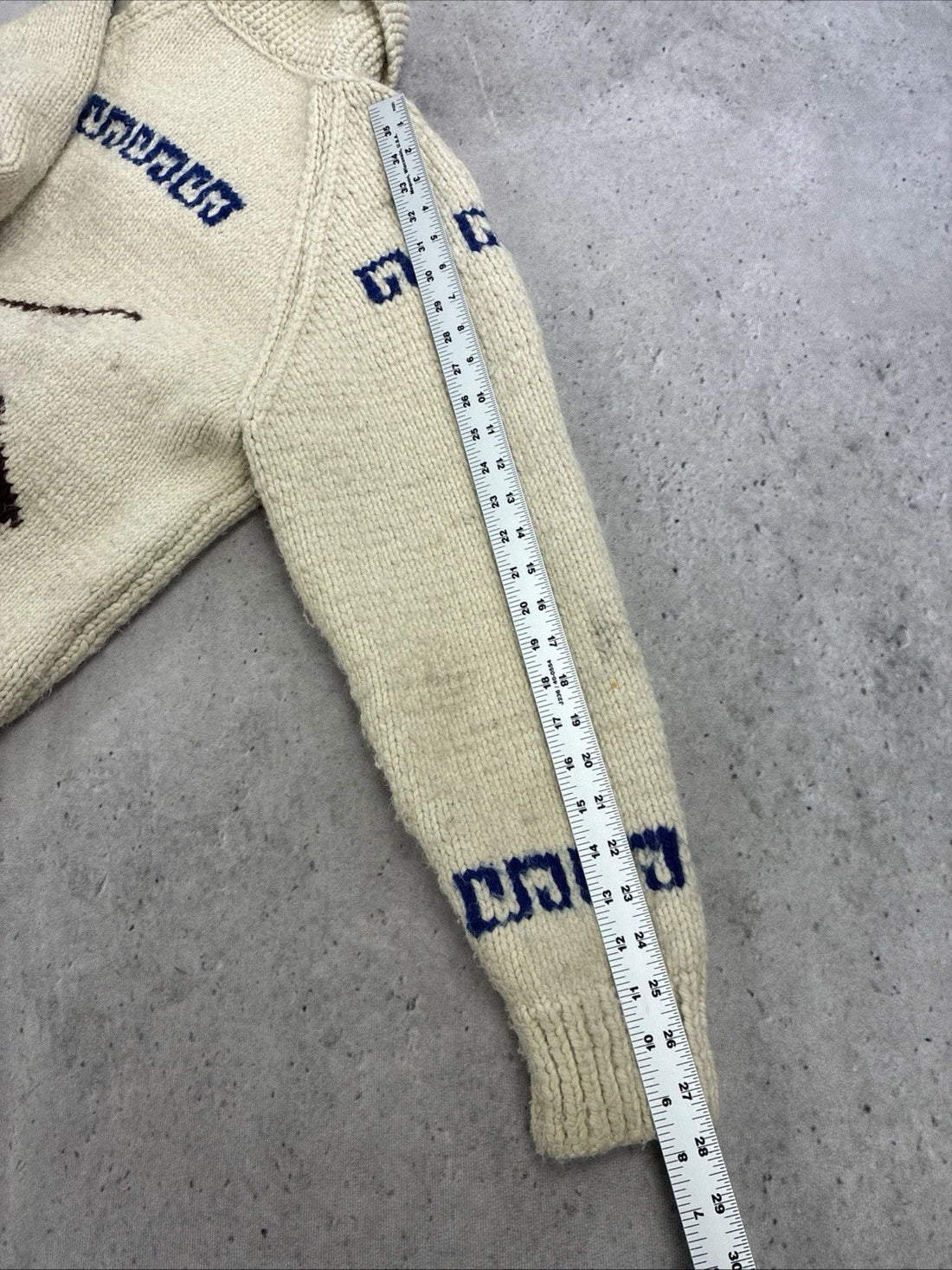 Curling Wool Knit Cowichan Sweater Size Small Vintage