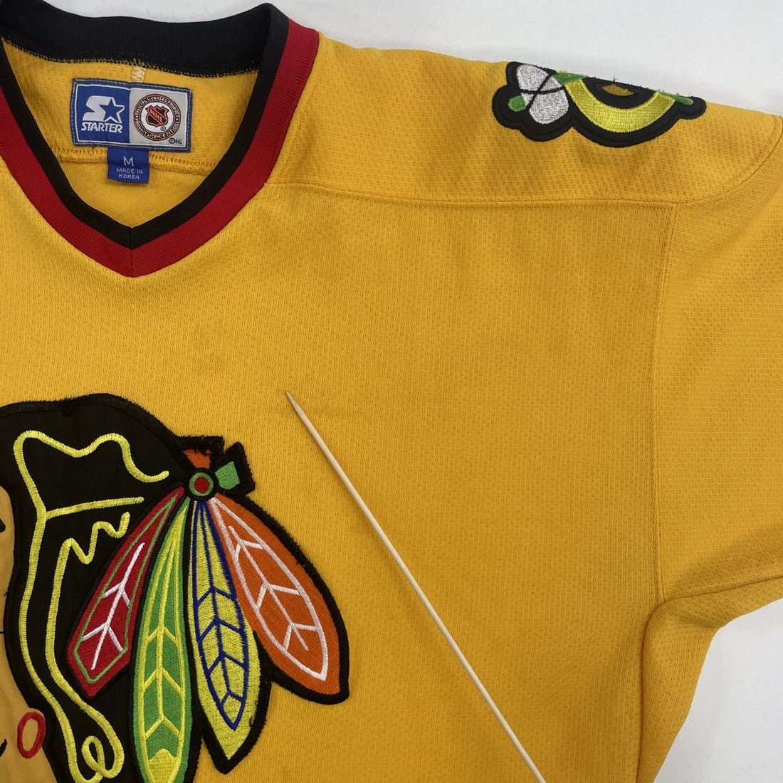 Vintage Chicago Blackhawks Starter Hockey Jersey Size Medium Gold NHL