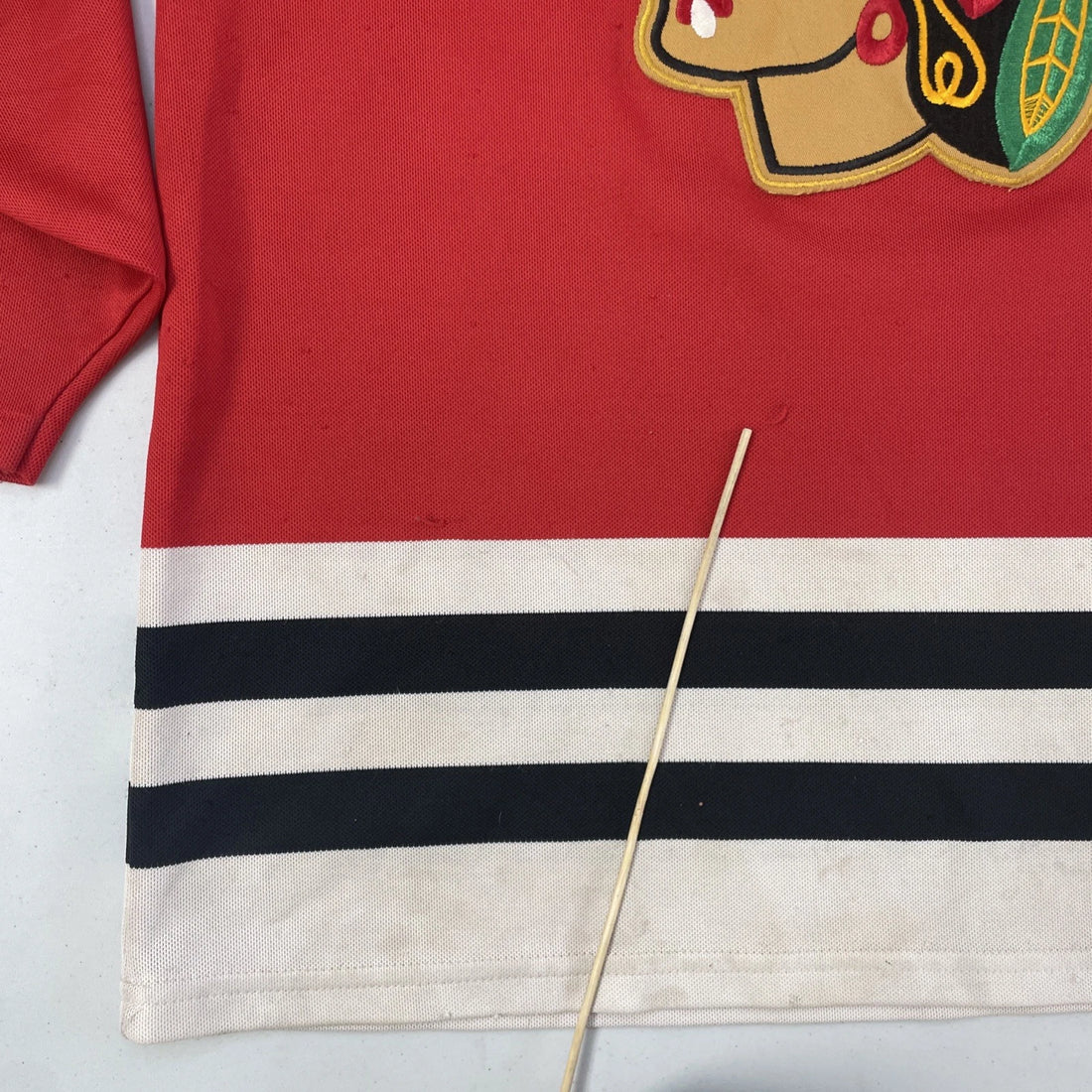 Vintage Chicago Blackhawks CCM Jersey Size Medium NHL