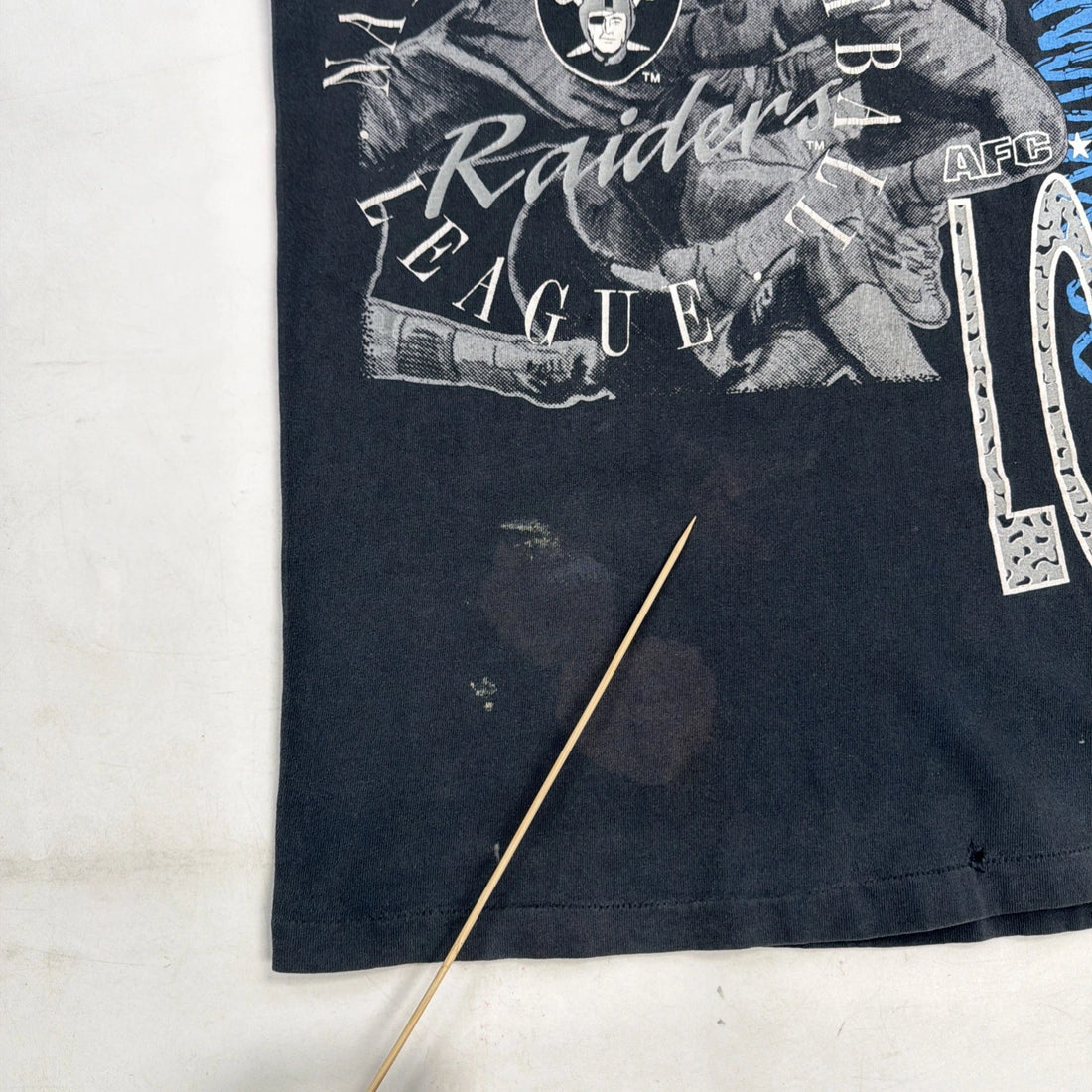 Vintage Los Angeles Raiders T-Shirt Size Large Wrap Around 90s NFL