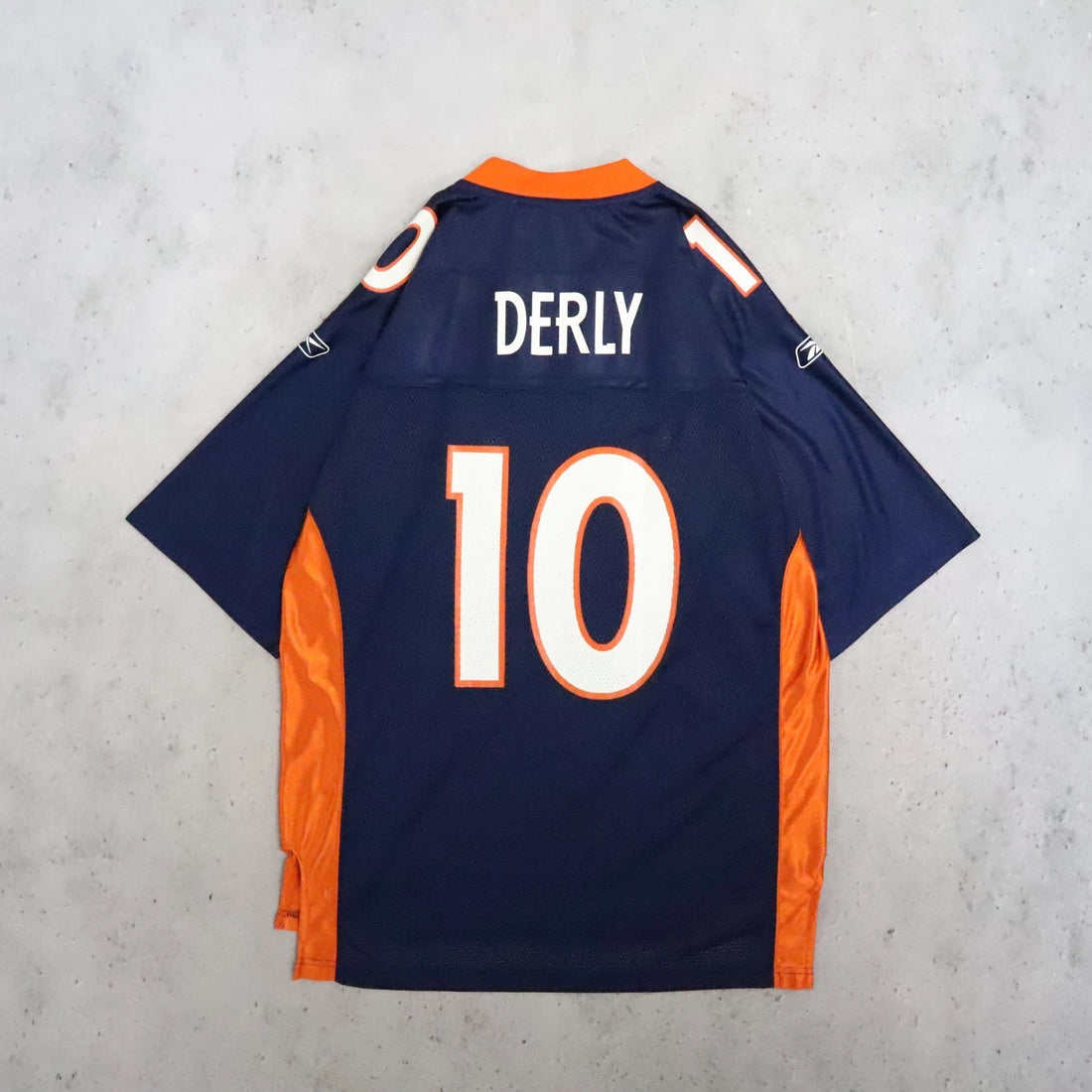 Vintage Denver Broncos Reebok Jersey Size Medium NFL