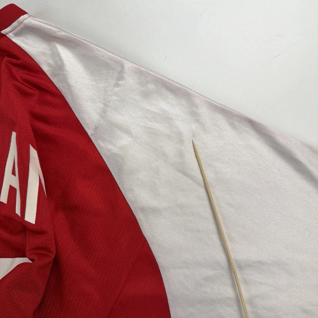 Vintage Detroit Red Wings Steve Yzerman CCM Hockey Jersey Size XL NHL