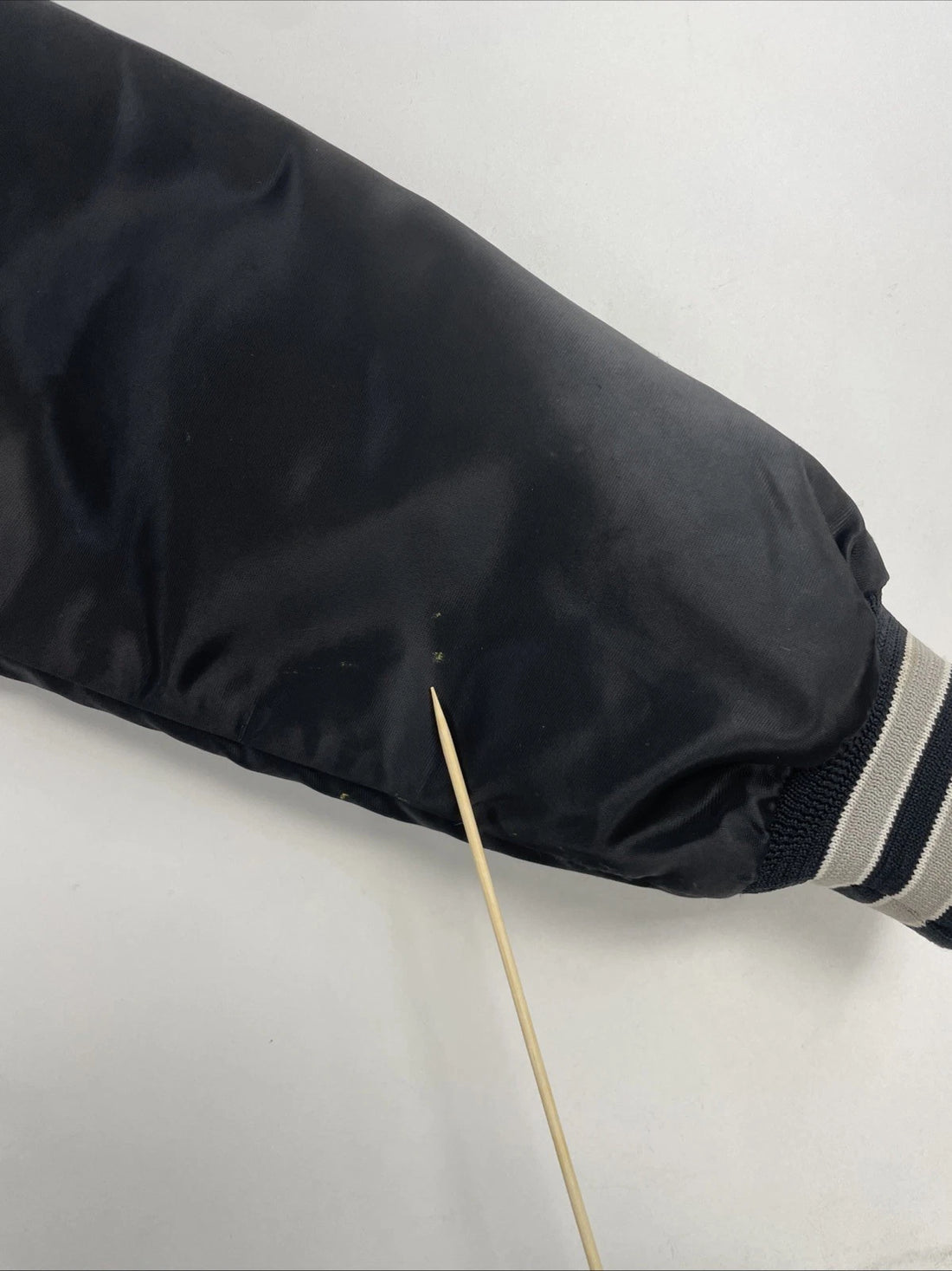 Vintage Los Angeles Oakland Raiders Locker Line Satin Bomber Jacket Small NFL