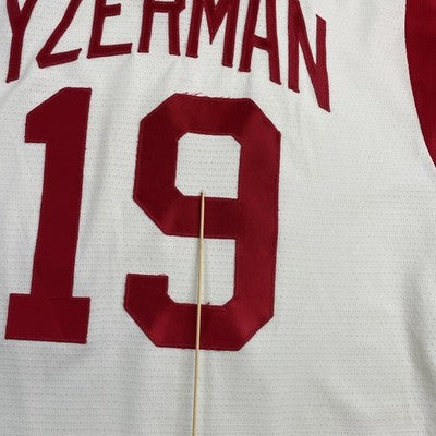 Vintage Detroit Red Wings Steve Yzerman Nike Jersey Size Medium NHL