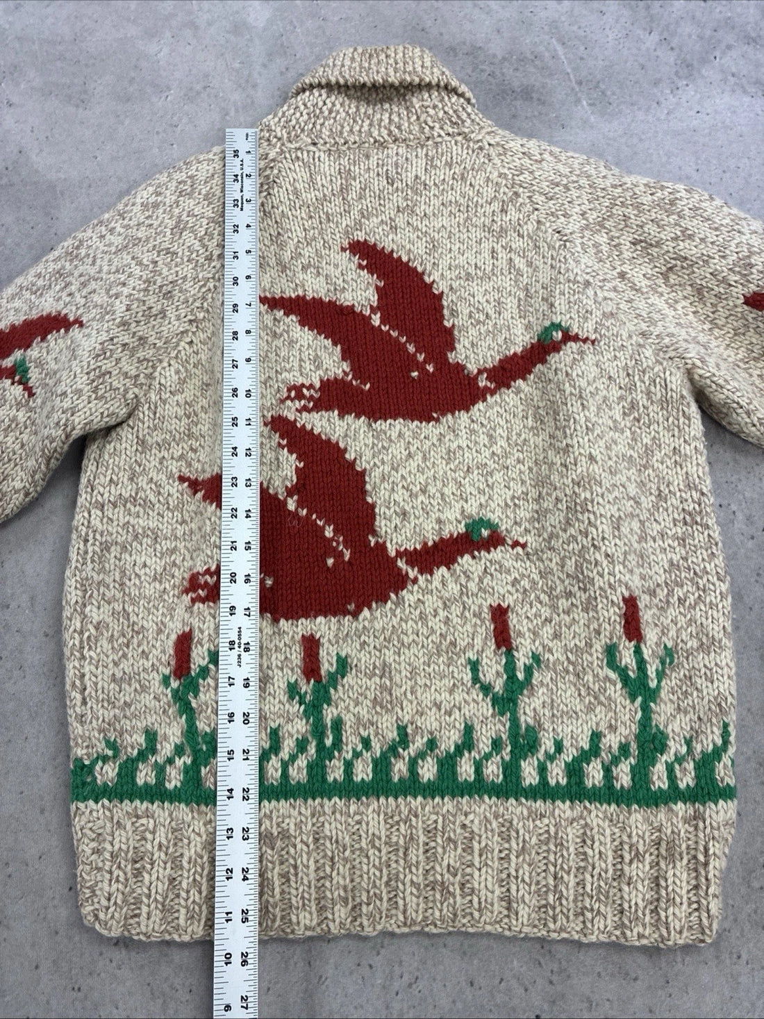 Hunting Pheasant Duck Wool Knit Cowichan Sweater Size Medium Vintage