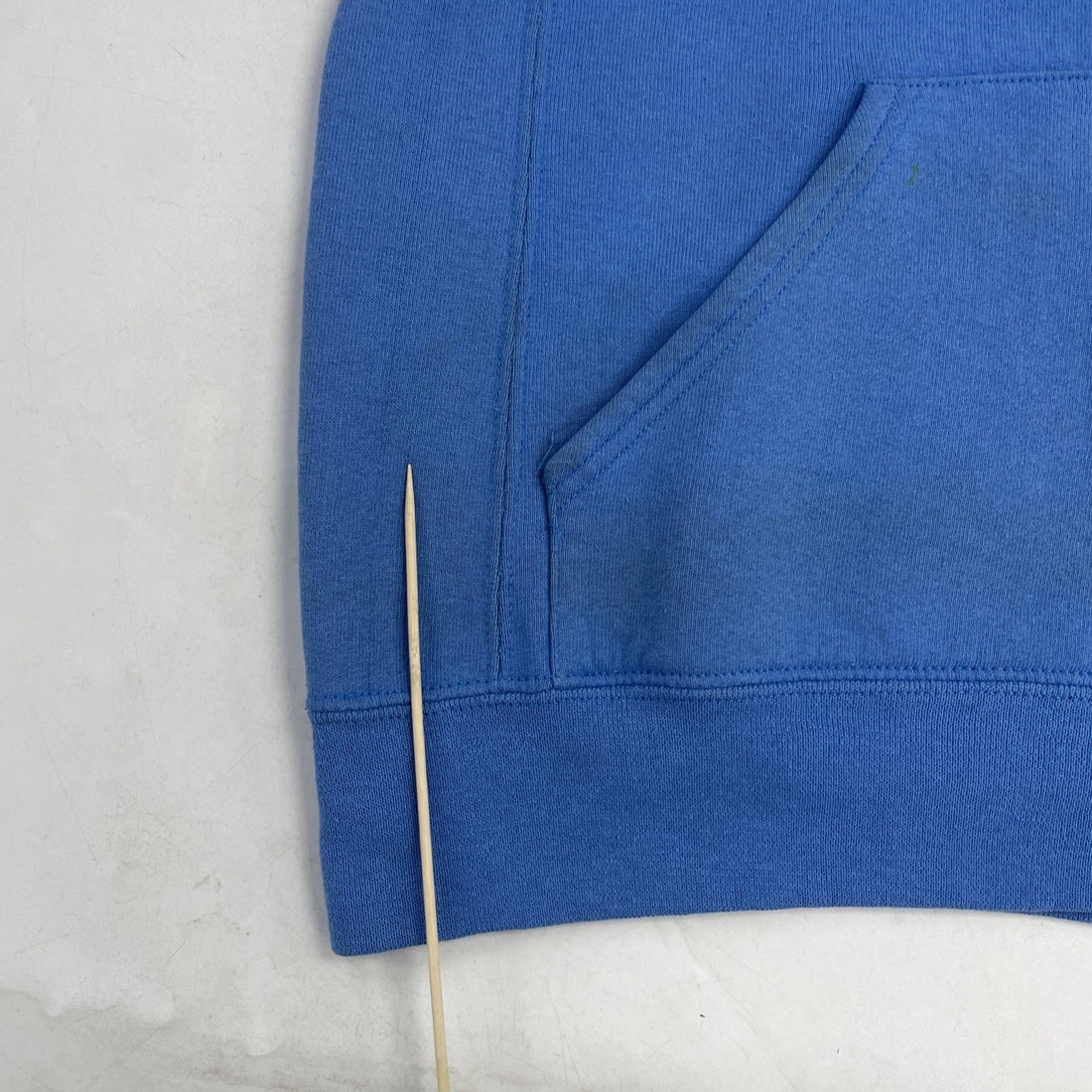 North Carolina Tar Heels Russell Athletic Sweatshirt Hoodie Size Medium NCAA