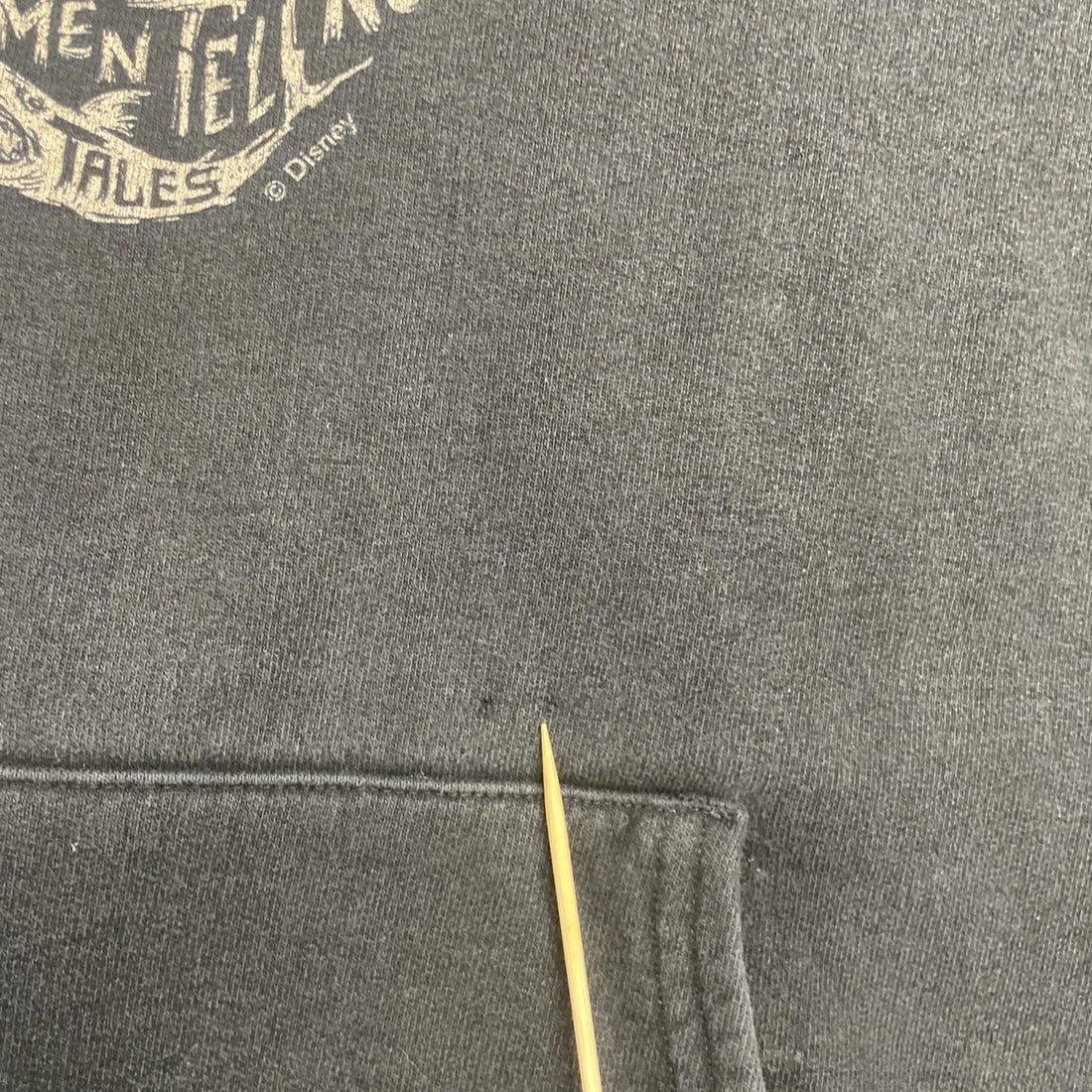 Pirates Of The Caribbean Dead Men Tell No Tales Disney Sweatshirt Hoodie XL