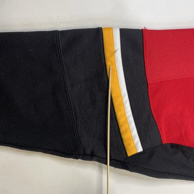 Calgary Flames Reebok Jersey Size XL NHL