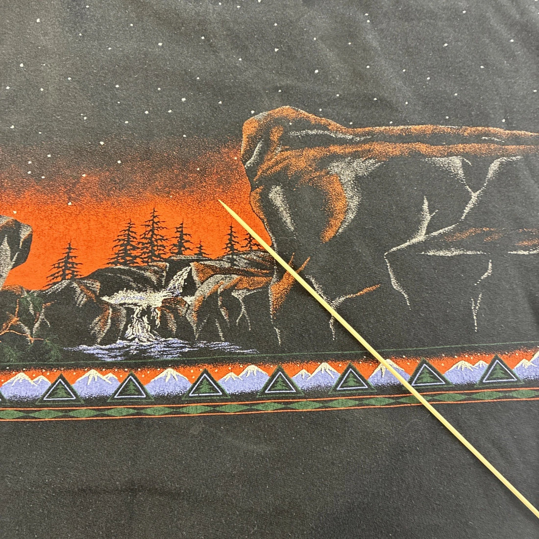 Vintage Wolf Howl Aztec Sweatshirt Size Large/XL Nature Animals All Over Print