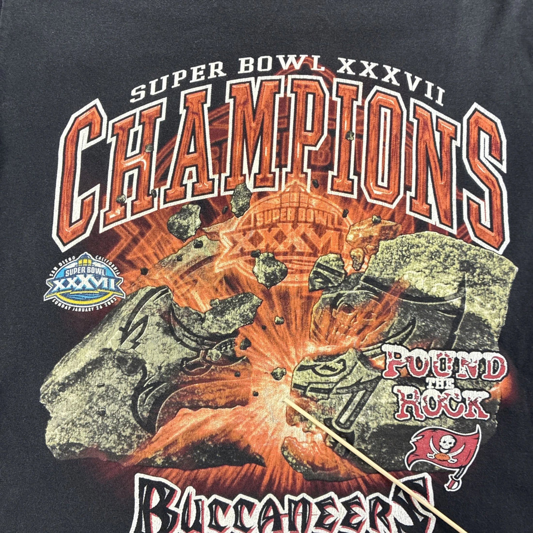 Vintage Super Bowl XXXVII Champions Tampa Bay Buccaneers T-Shirt Medium NFL