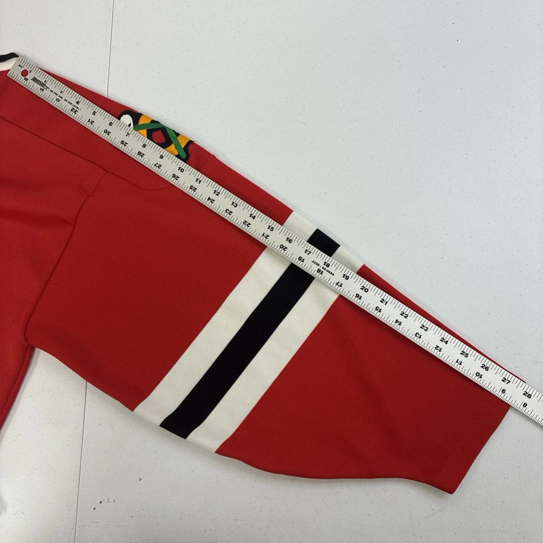 Vintage Chicago Blackhawks CCM Jersey Size Medium 90s NHL