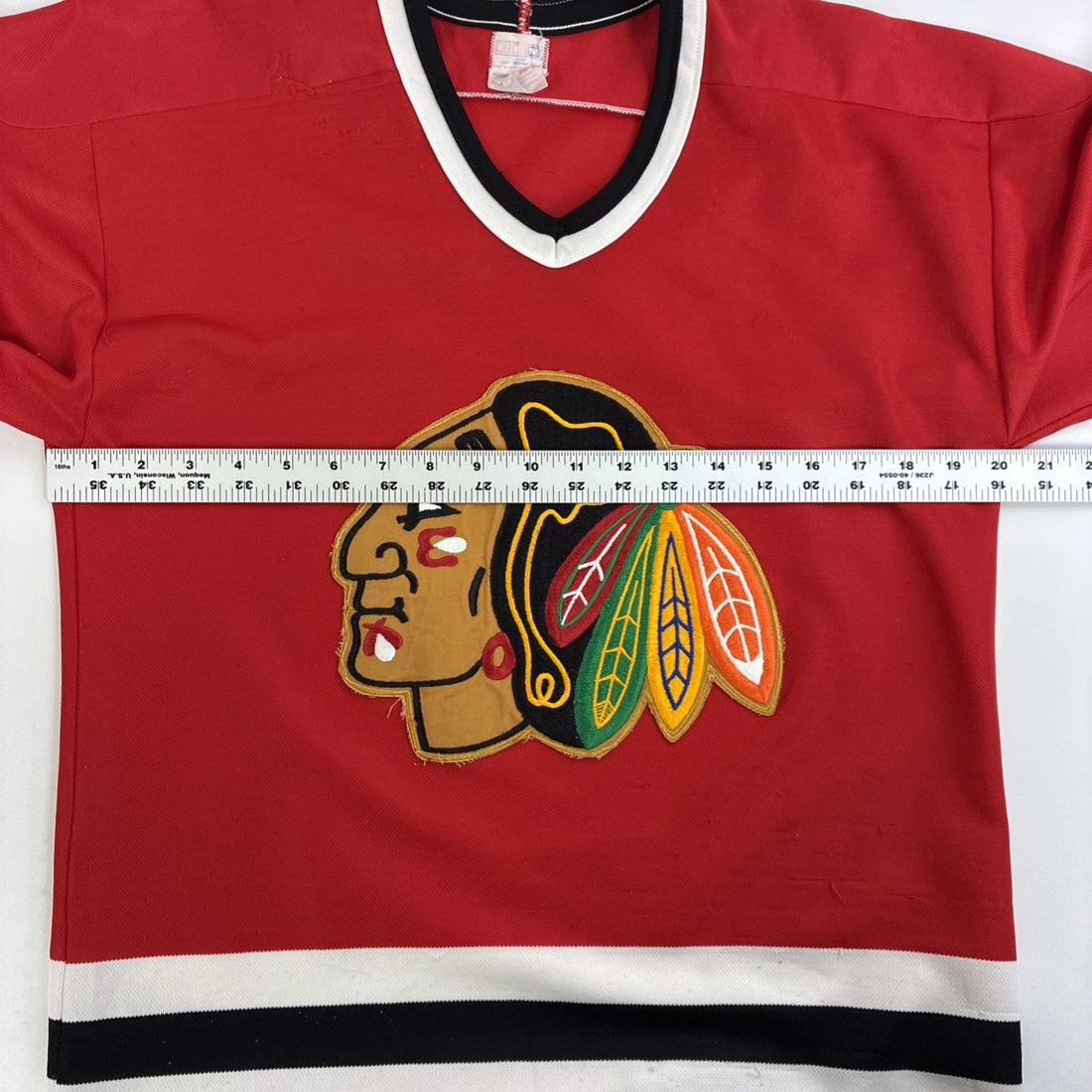 Vintage Chicago Blackhawks CCM Jersey Size Medium NHL