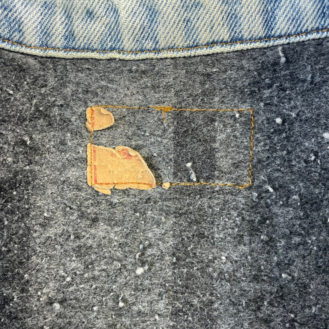Vintage Levi's Denim Trucker Jacket Medium Distressed Blanket Lined