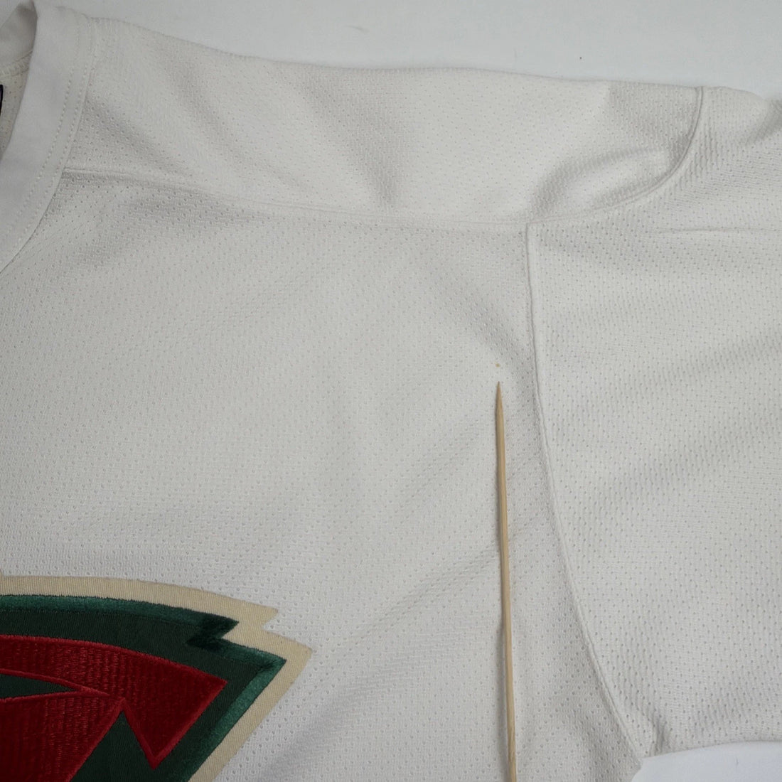Vintage Minnesota Wild CCM Jersey Size XL Center Ice White NHL