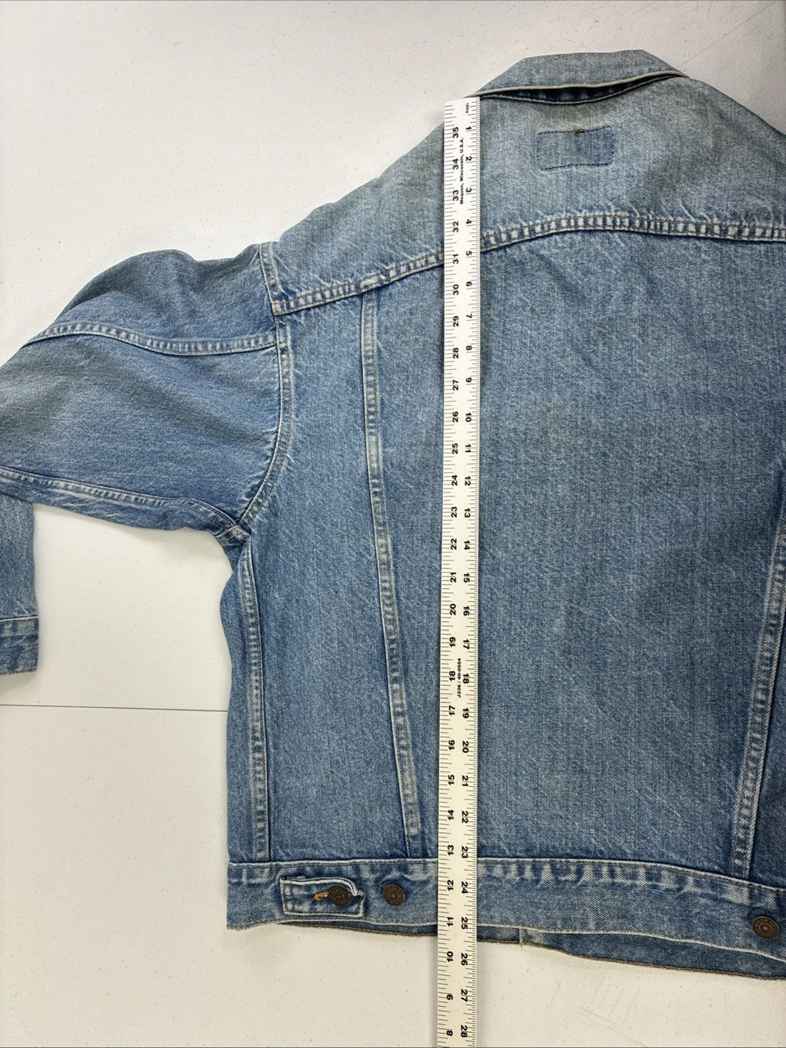 Vintage Levi's Denim Trucker Jacket Size Medium