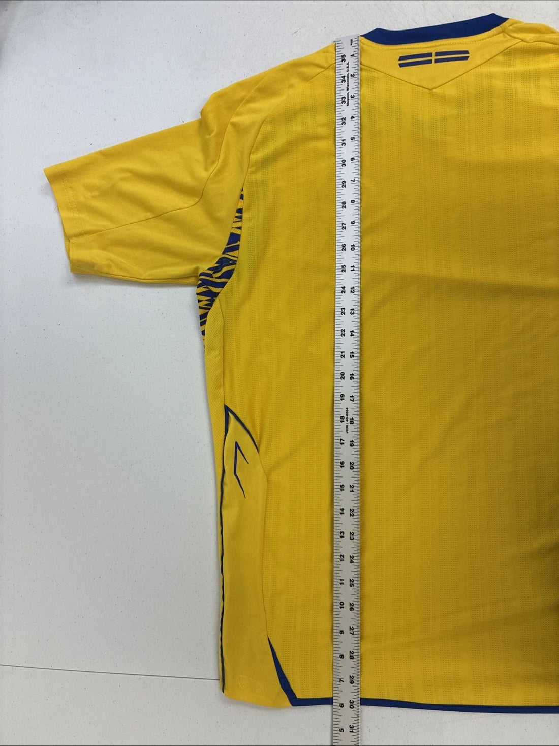Sweden Umbro Soccer Football Jersey Size XL FIFA
