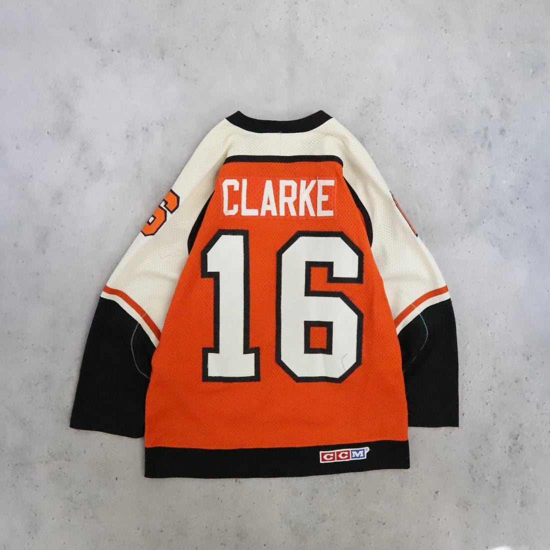 Vintage Philadelphia Flyers Bobby Clarke CCM Jersey Size Medium NHL