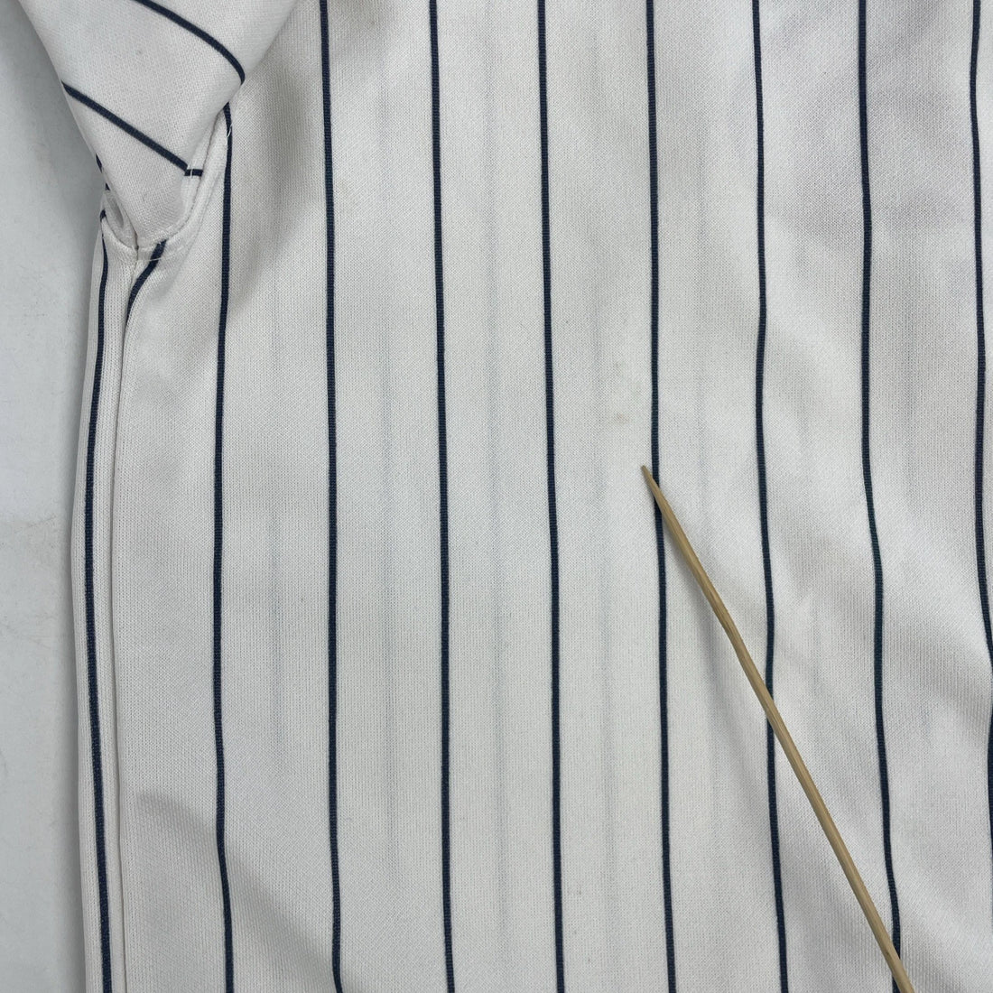 Vintage Minnesota Twins Russell Athletic Jersey Size XL White Pinstripe MLB