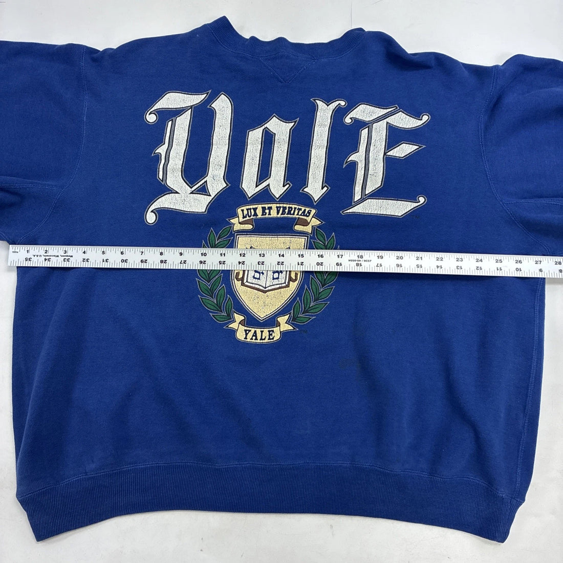 Vintage Yale Crest Crewneck Sweatshirt Size Large 90s NCAA