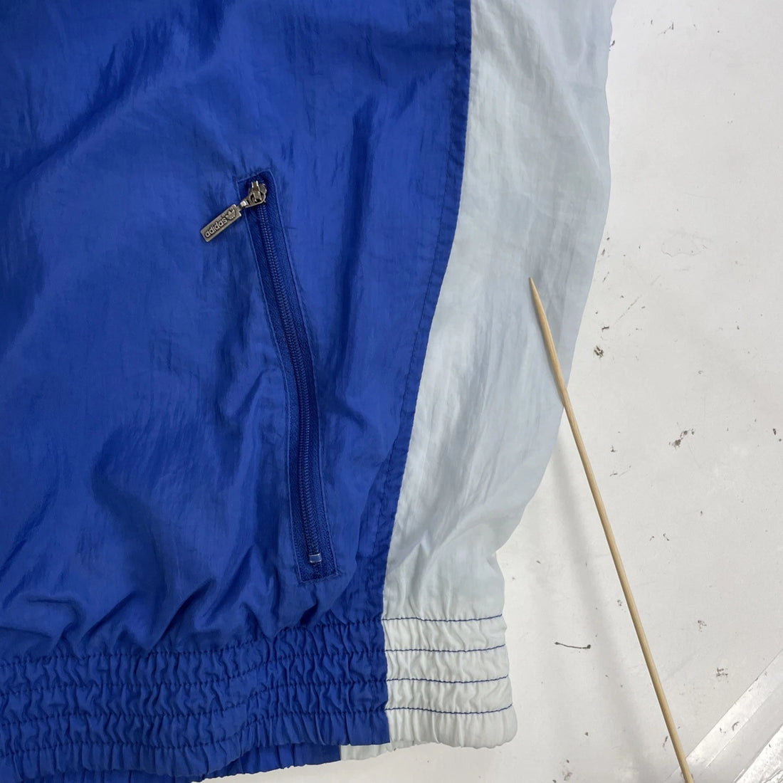 Vintage Adidas Windbreaker Light Jacket Size Large Blue