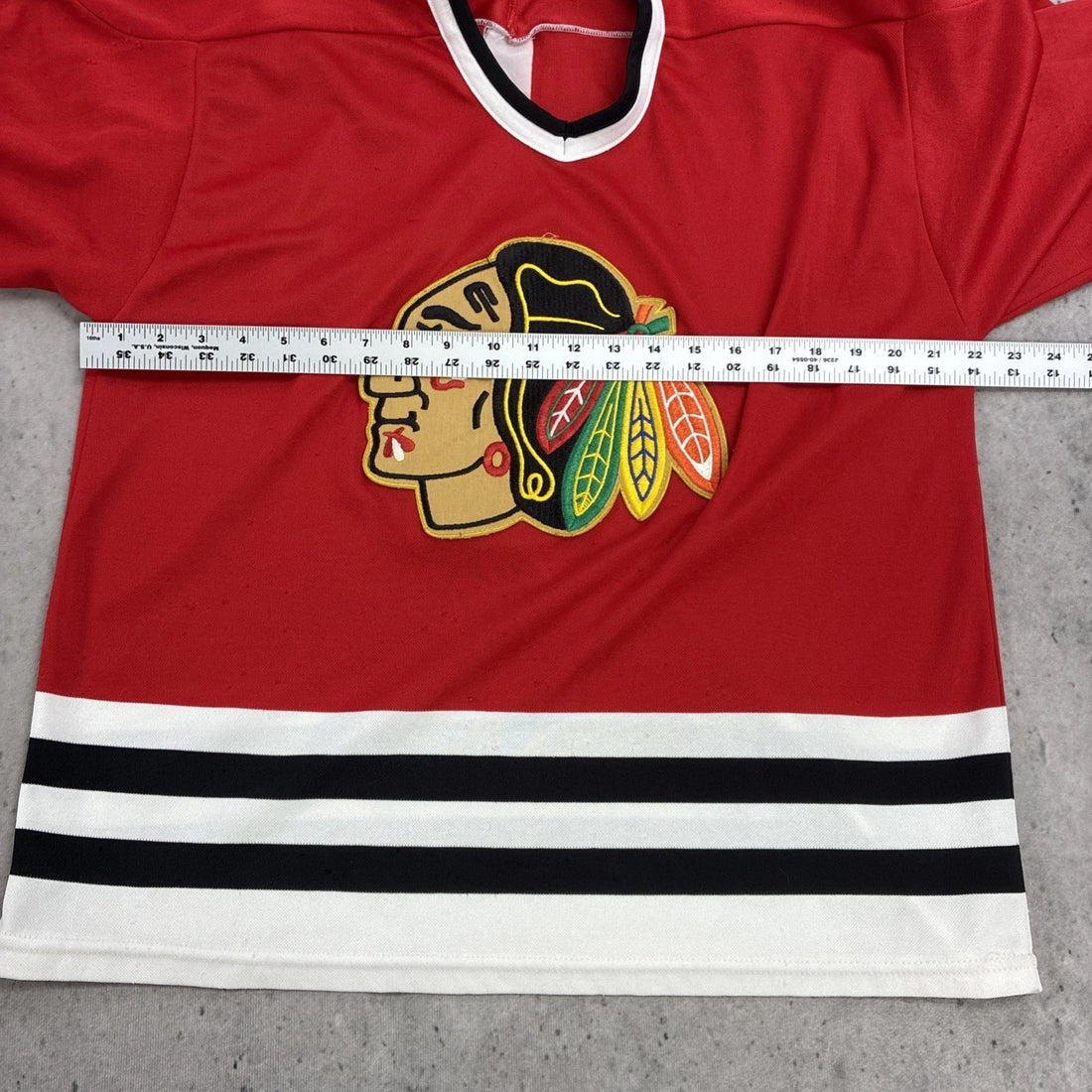 Vintage Chicago Blackhawks CCM Jersey Size Small NHL