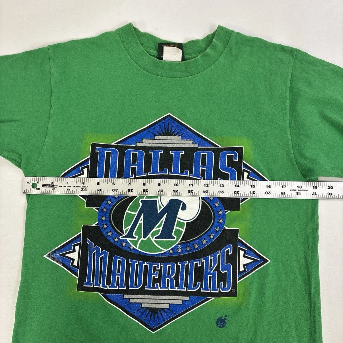 Dallas Mavericks T-Shirt Size Large NBA