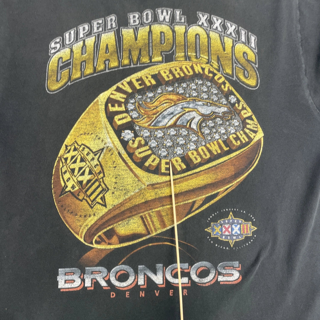 Vintage Denver Broncos Super Bowl XXXII Championship Ring T-Shirt Large NFL