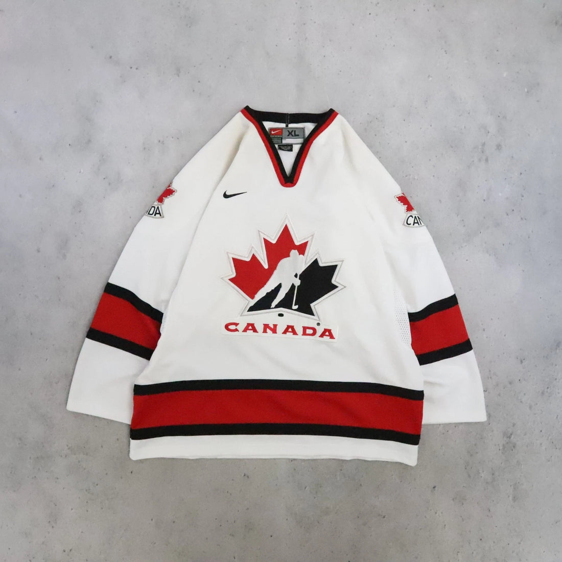 Vintage Team Canada Nike Hockey Jersey Size XL IIHF