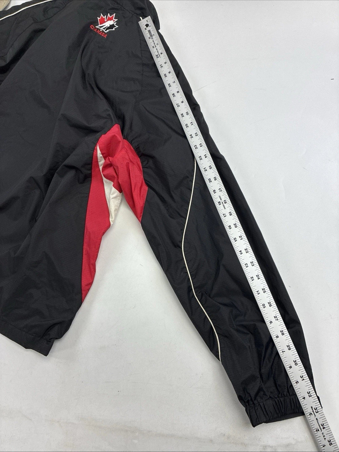 Team Canada Hockey Windbreaker Light Jacket Size Large IIHF