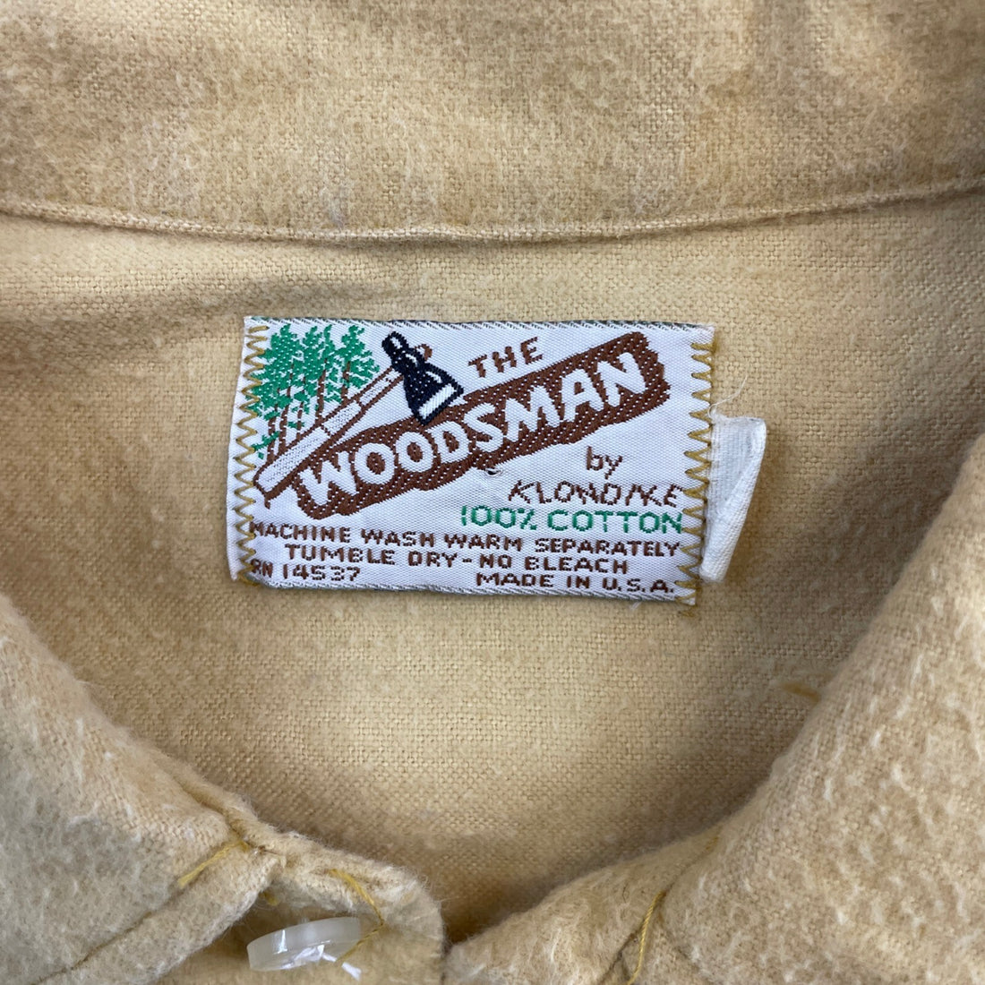Vintage Woodsman Button Up Shirt Size Large Yellow