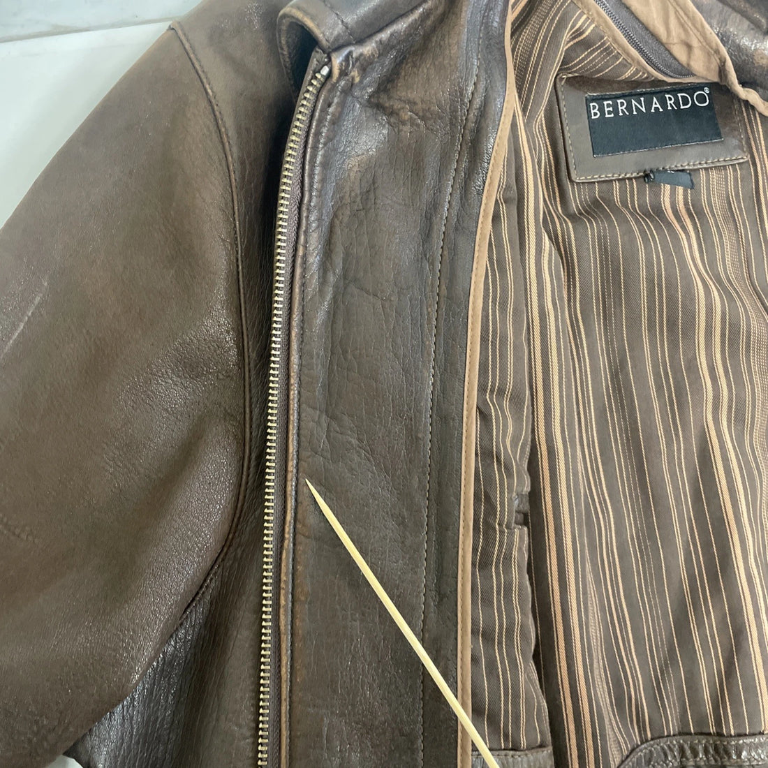 Bernardo Leather Bomber Jacket Size XL Brown