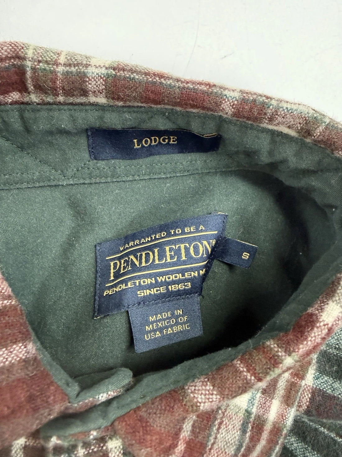 Pendleton Lodge Wool Button Up Shirt Size Small Plaid