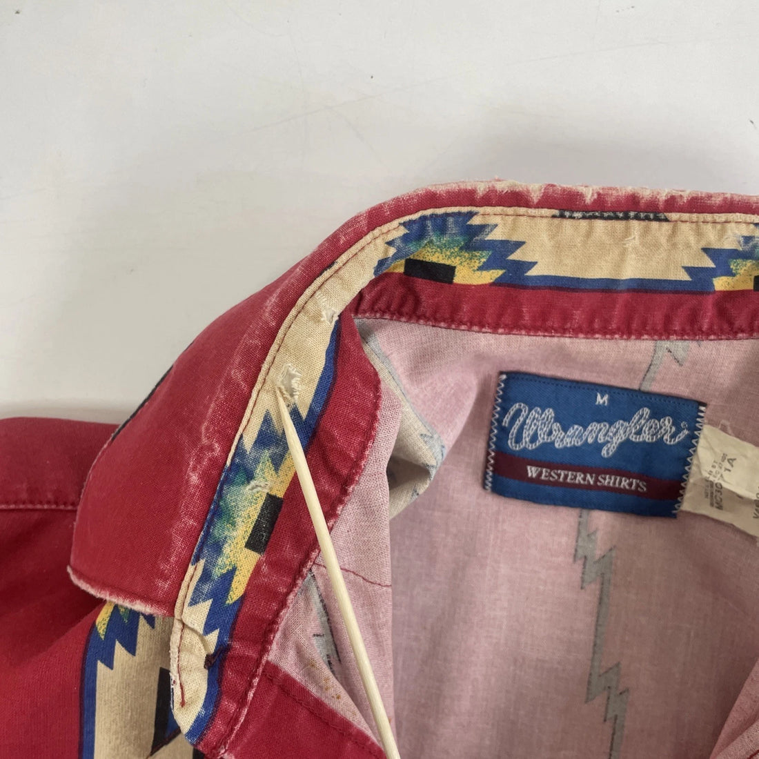 Vintage Wrangler Western Aztec Pearl Snap Shirt Size Medium Red