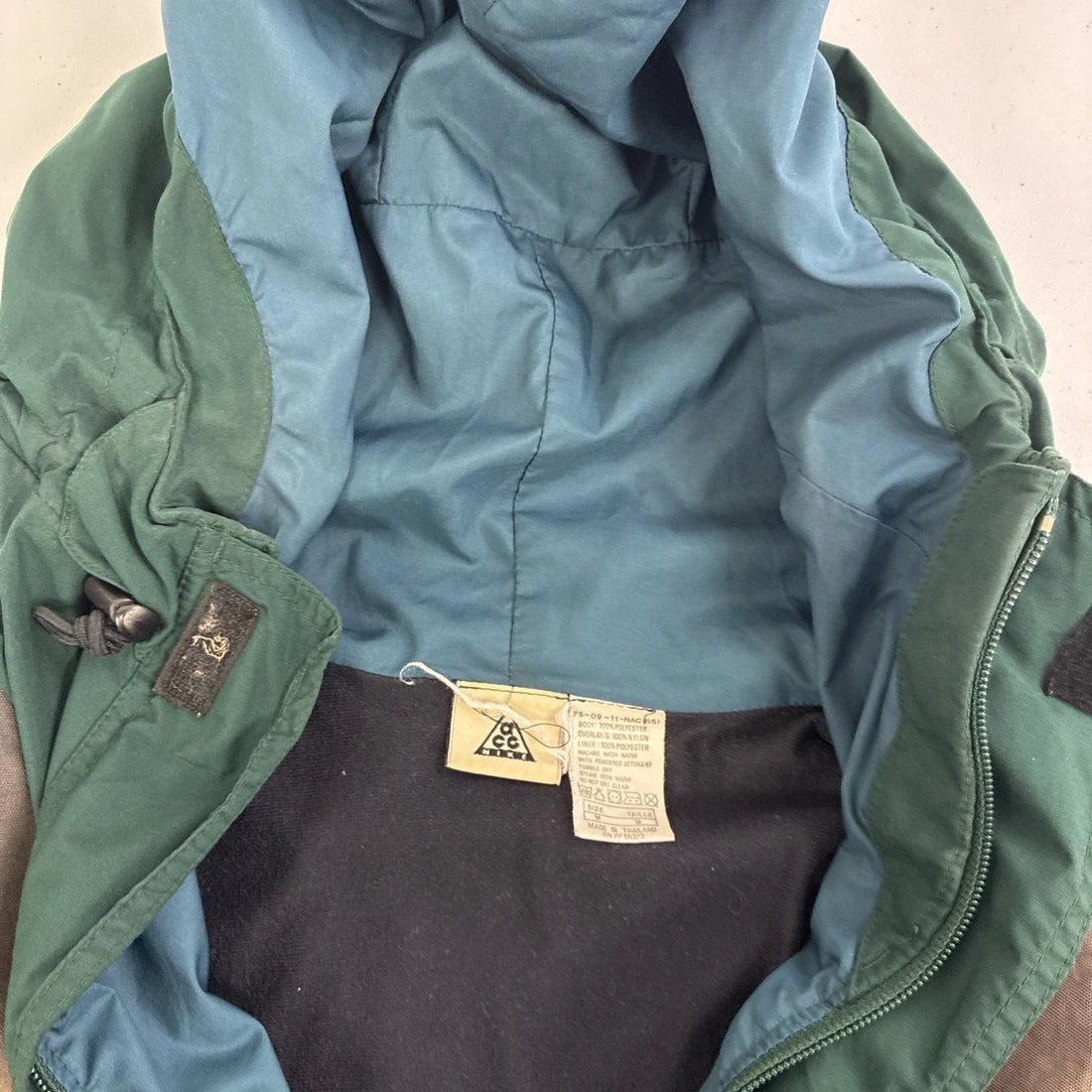 Vintage Nike ACG Light Mountain Jacket Size Medium Green