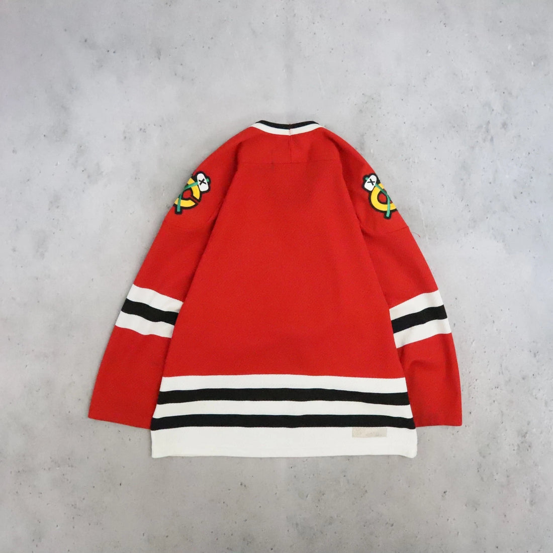 Vintage Chicago Blackhawks CCM Maska Hockey Jersey Size Medium NHL