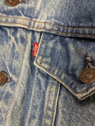 Vintage Levi's Denim Jean Trucker Jacket Size 40 Blue 75505-0211