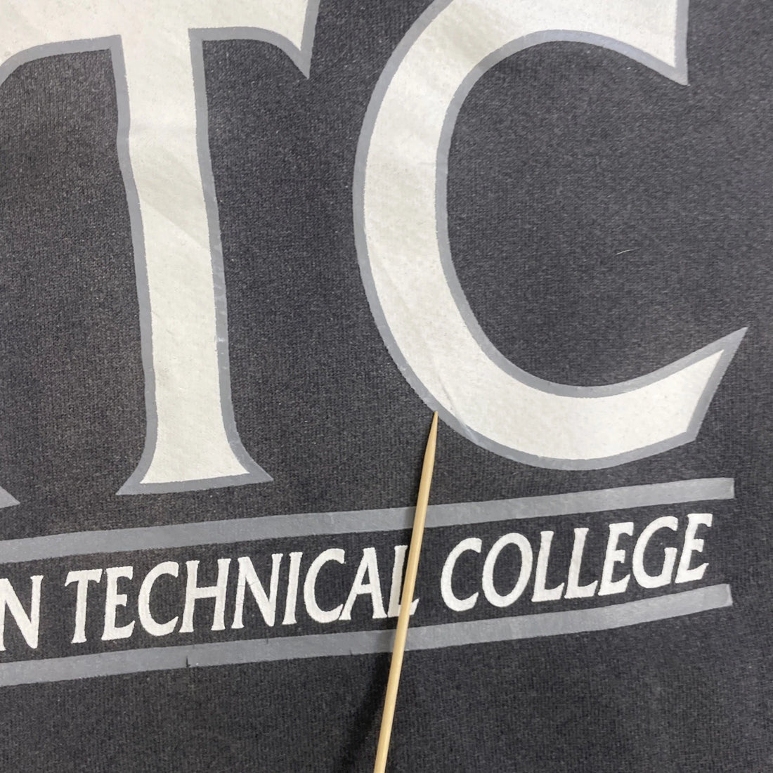 Vintage Hutchinson Technical College Crewneck Sweatshirt Size 2XL 90s
