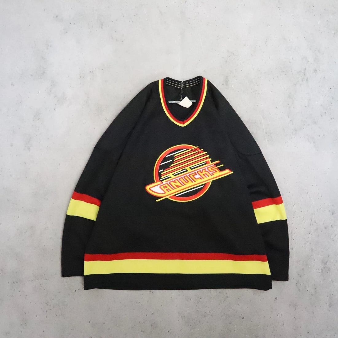 Vintage Vancouver Canucks CCM Jersey Size XL 90s NHL